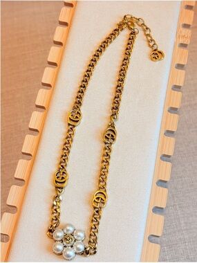 Gucci Gold-Tone Chain Necklace with Pearl Flower Accent